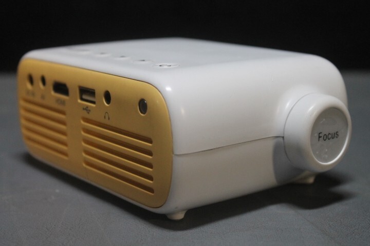 ELEPHAS Mini Portable Projector YG280 For iPhone /home DEVICE ONLY