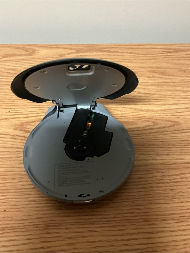 Riovolt SP250 Remote CD Player w/Leather Case READ UNTESTED