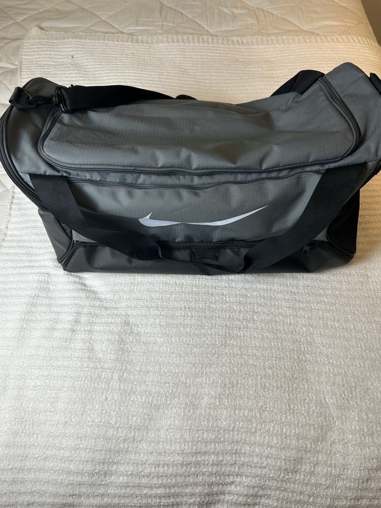 Nike Brasilia 9.5 Training Gym Workout Duffel Bag (Medium, 60L) Adjustable