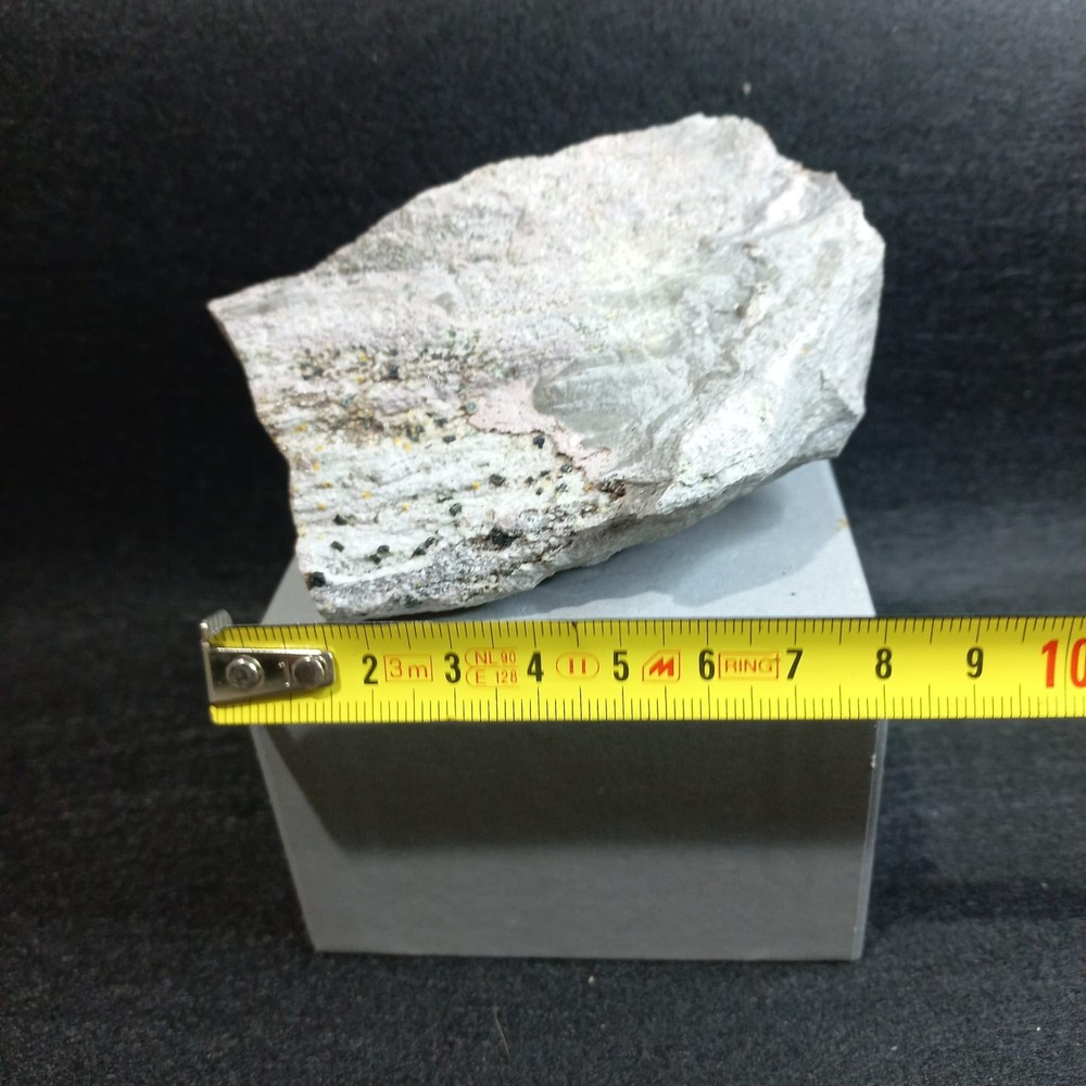 Osumilite, Tridimite