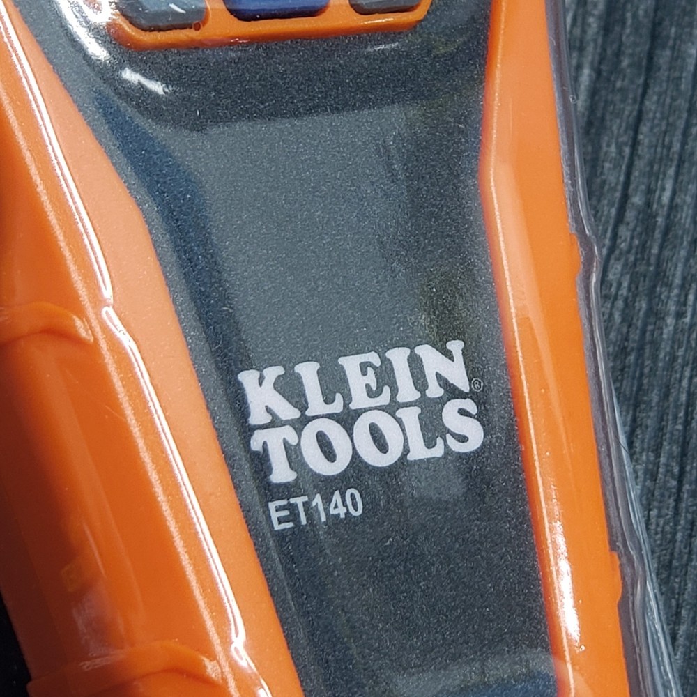 Klein Tools Pinless Moisture Meter ET140 NEW