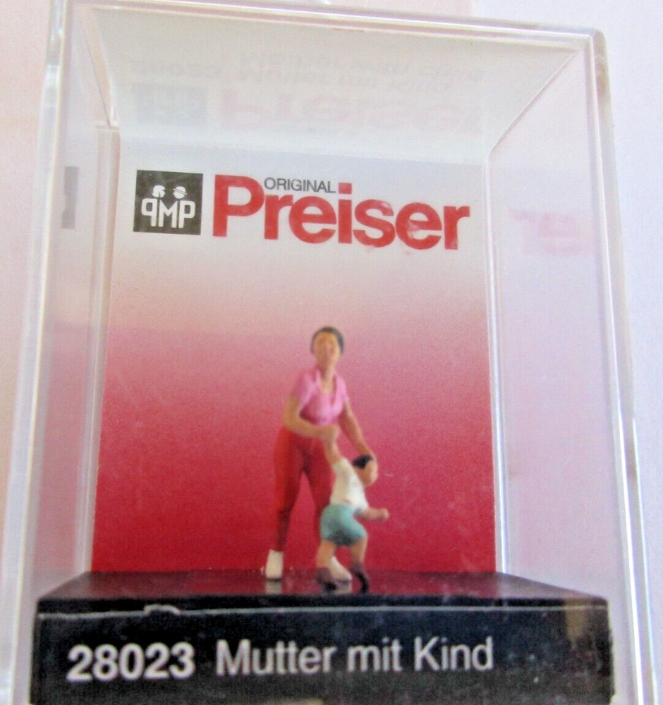 Preiser  - Mother with Child  #28023