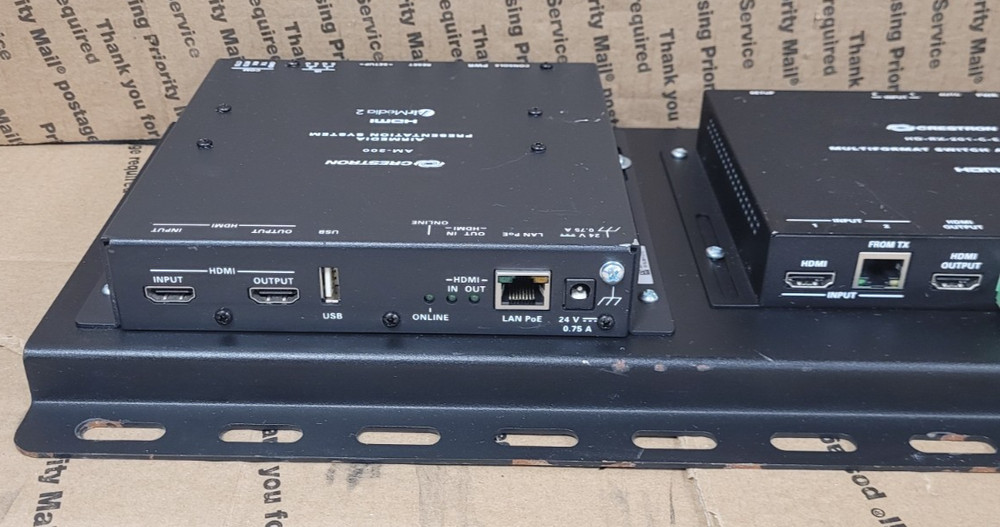 CRESTRON AM 200 AIR MEDIA PRESENTATION SYSTEM & HD-RX-201-C-E W/PANEL