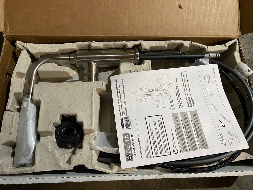 Delta Daneri 16879-SS-DST Single Handle Pull-Out Kitchen Faucet - Stainless