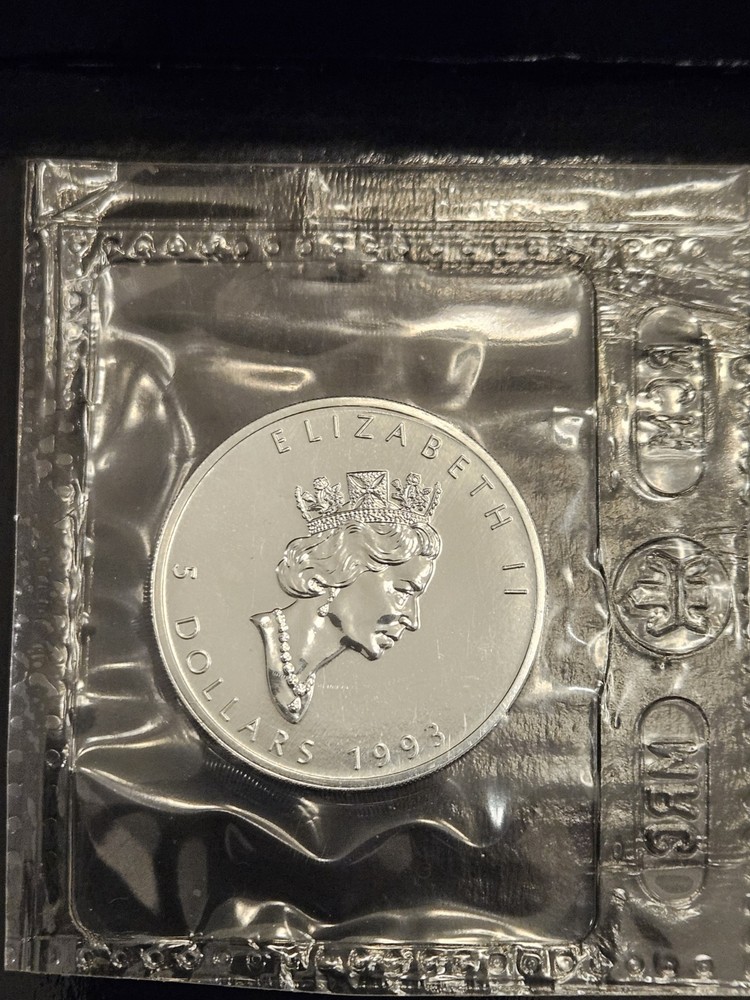 1993 CANADIAN 5 DOLLAR 1 0Z SILVER MAPLE LEAF .999