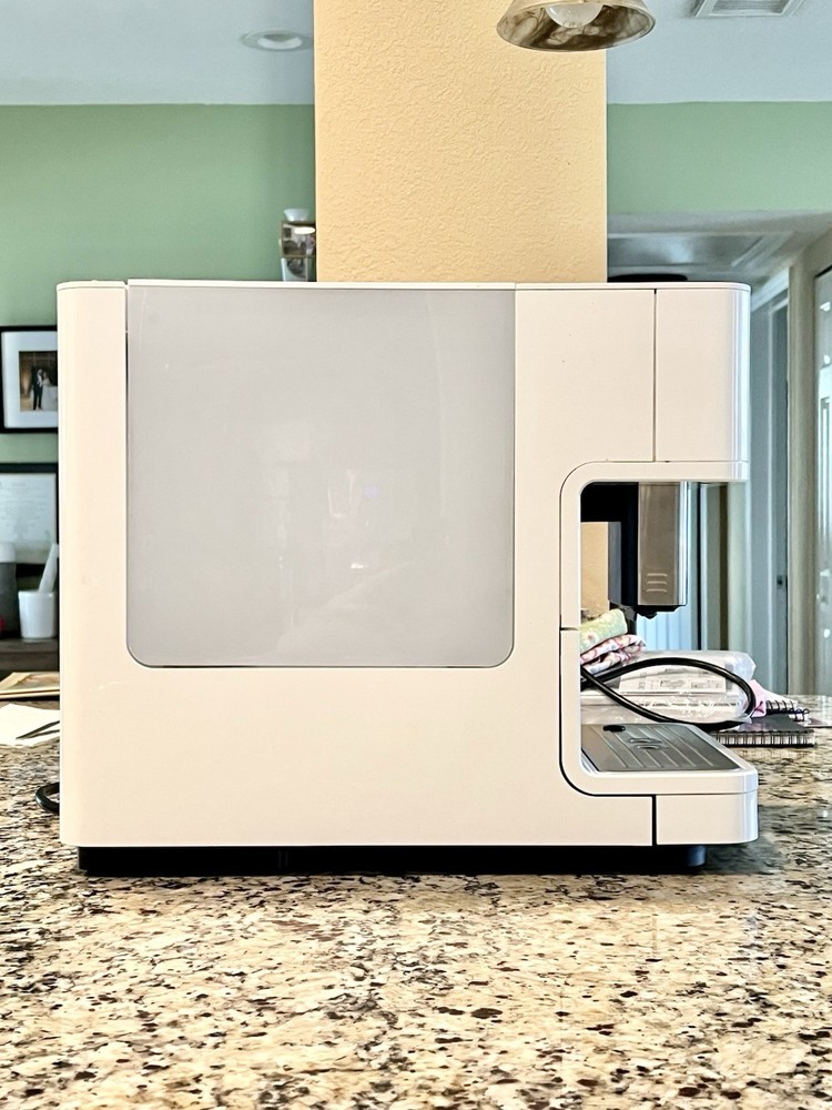 Miele Automatic Espresso & Coffee Countertop Machine. Model# CM6150