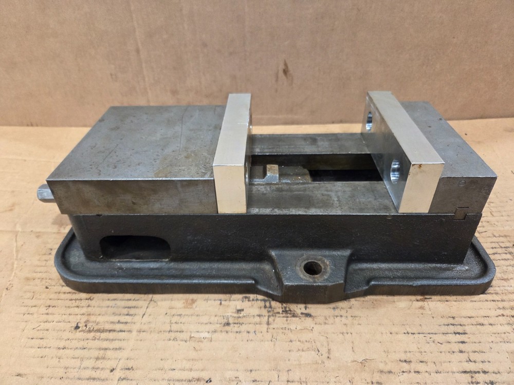 Kurt D60 AngLock 6" Milling Machine Vise GE8