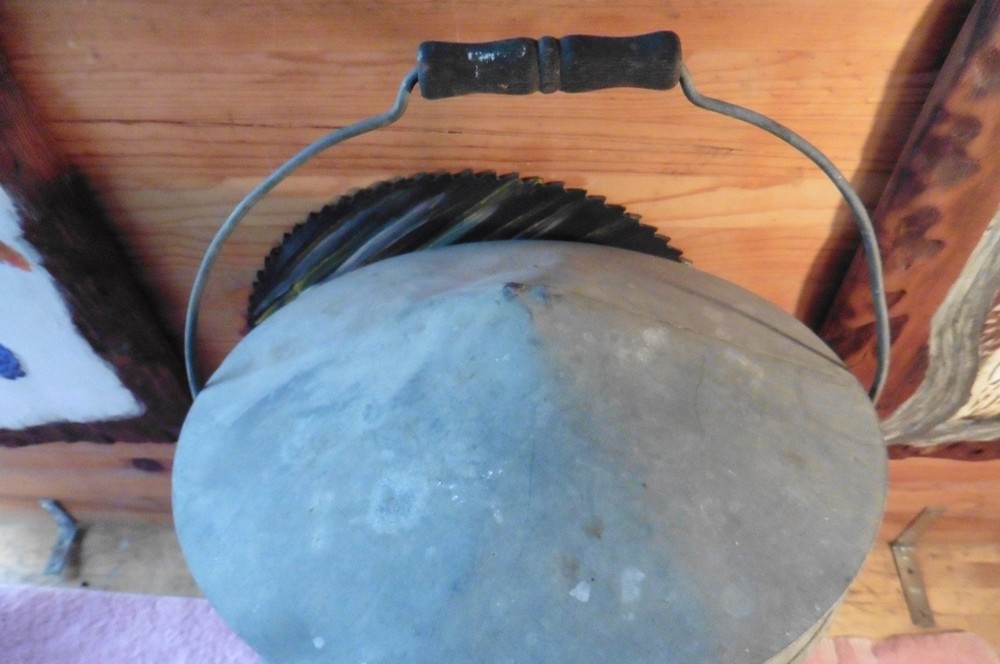 Galvanized Steel Poultry Feeder Seeder? Hand Held Gravity Fed Cone Shaped Bottom