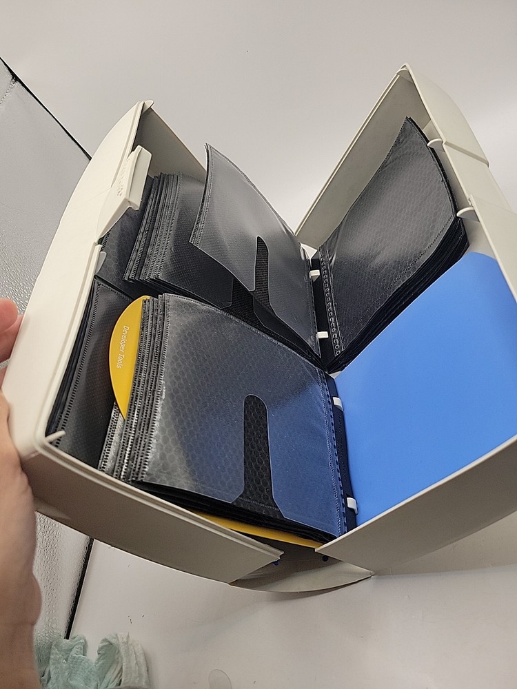 Microsoft Developer Network MSDN Discs Case With Disk Storage Folders