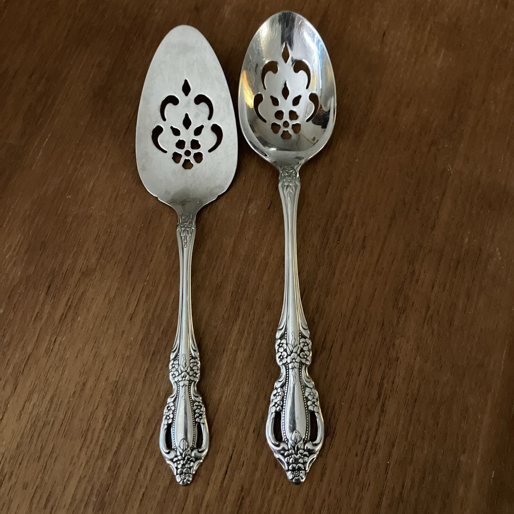 Oneida Stainless Steel Raphael Pierced Pie/Cake Server & Slotted Pierced Spoon