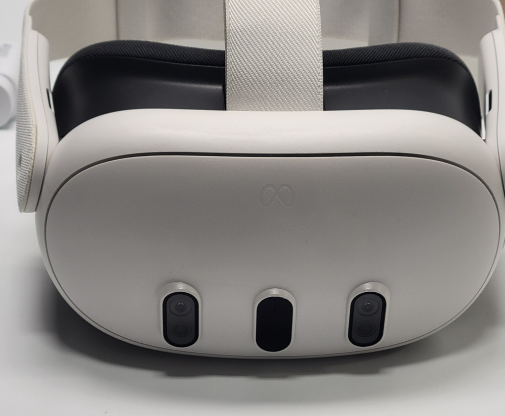 Meta Quest 3 128GB Standalone VR Virtual Reality Gaming Headset with Controllers