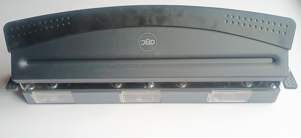 GBC CombBind C50 Manual Comb Binding Machine With Binding Combs