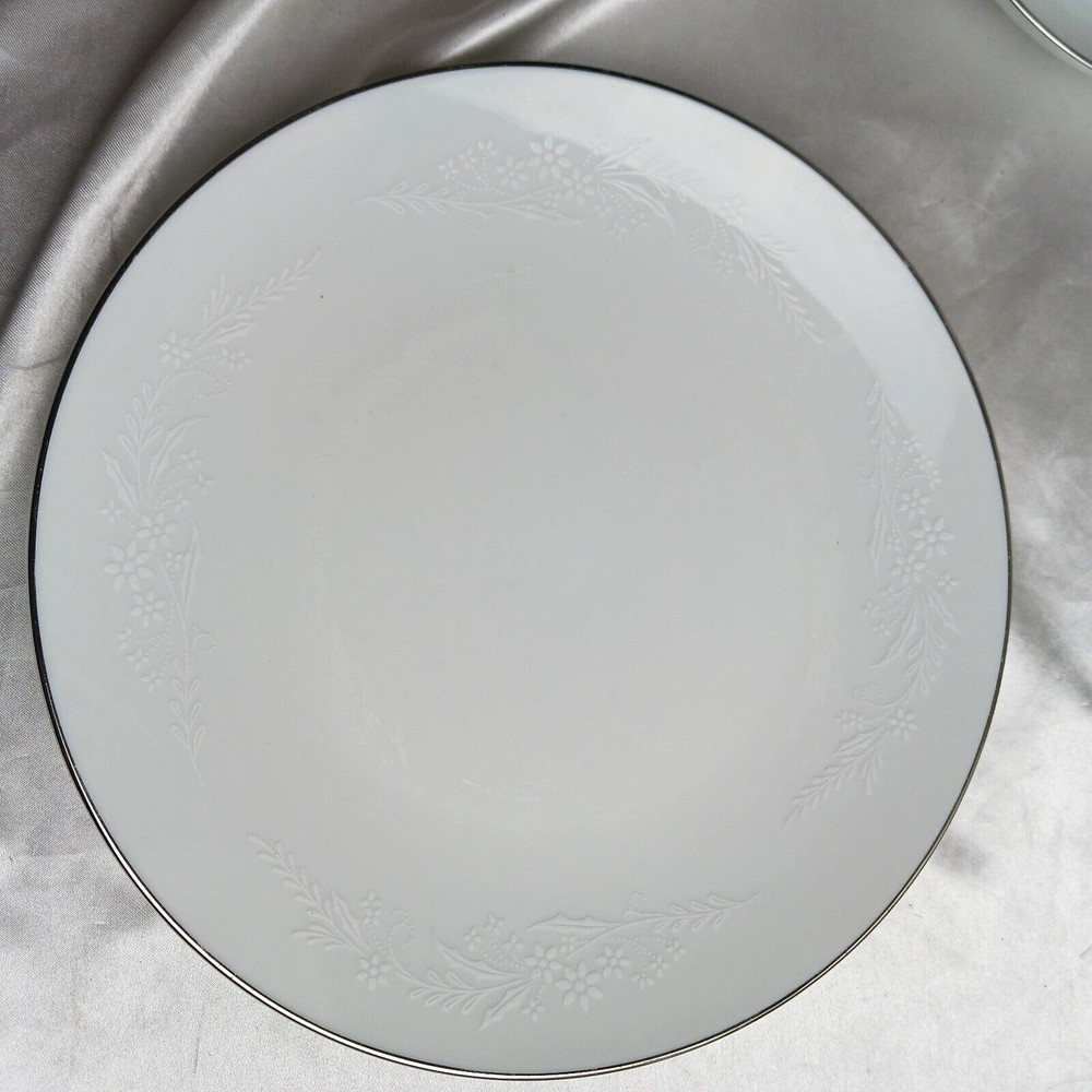 NORITAKE GEORGIAN DINNER SET FOR 8 + SERVING PIECES (59 PIECES TOTAL)