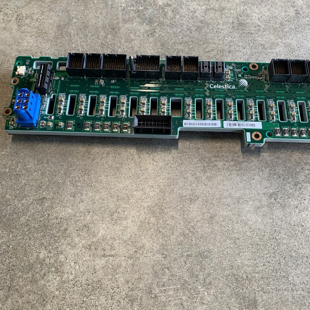 IBM 2076-524 Storwize V7000 Gen 2 Machine Dual Controller AHB2 Back Plane