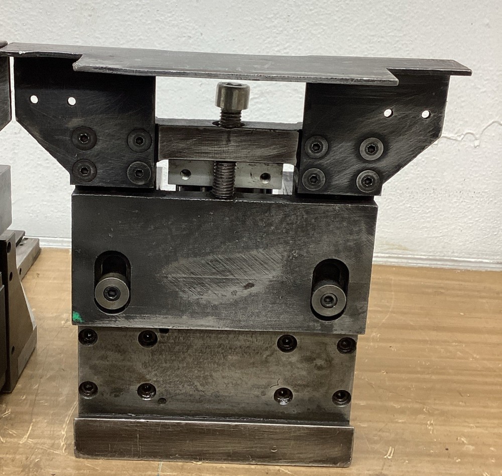 Fully Programmable HMXP CNC 4204 Word Clamp