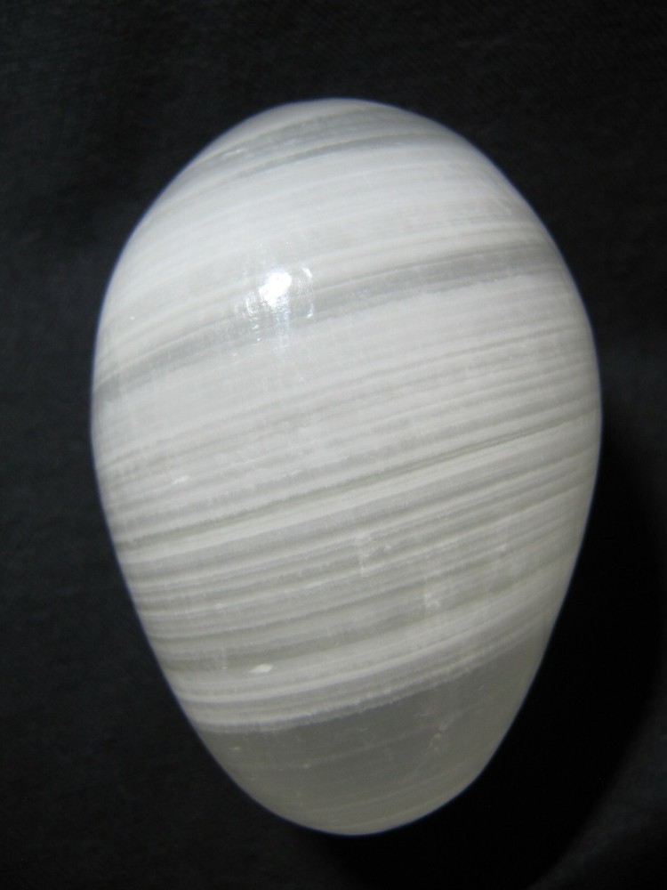 2 Cream Onyx Eggs - VGC