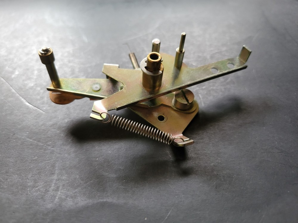 Tonearm Fixing Plate Assembly For a Technics SL-1300 Turntable