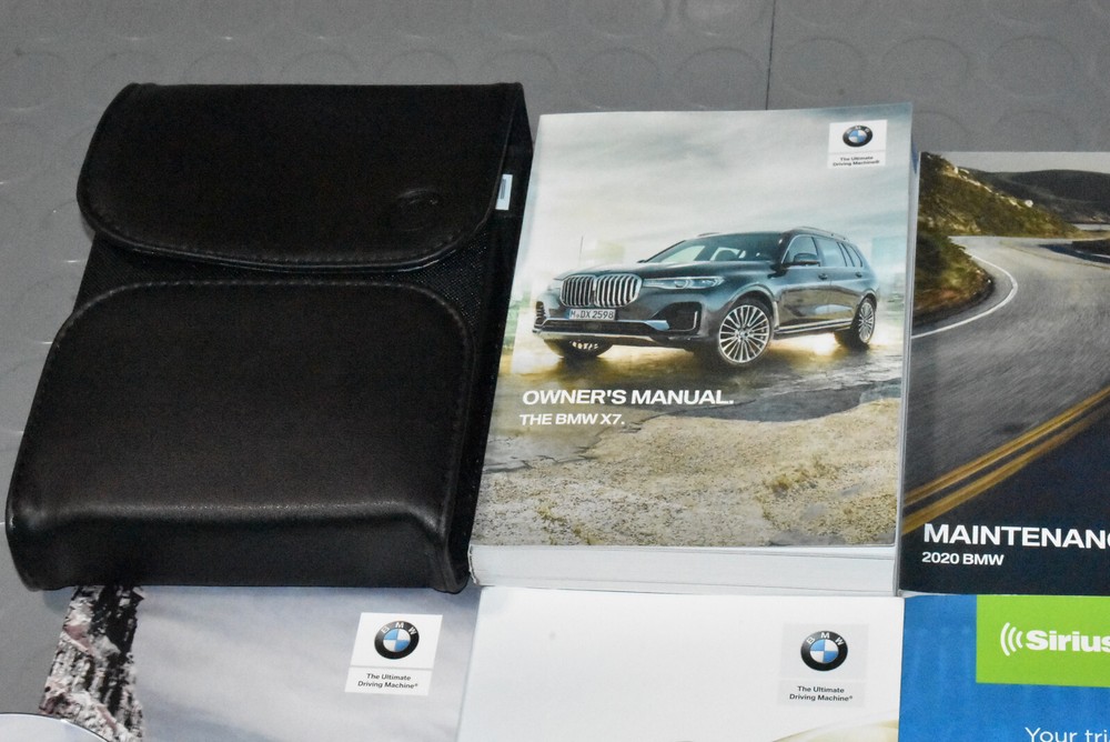 2020 BMW X7 OWNERS MANUAL - SET!!!!