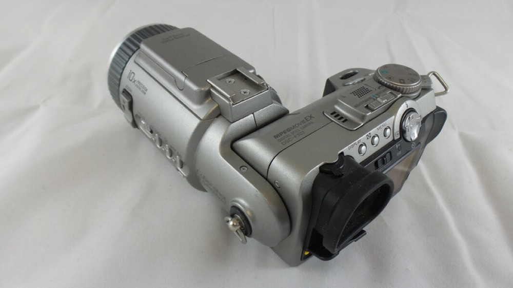 23-in-1 Flash Memory Card Reader w/ 3-Port USB