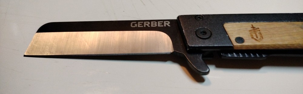 GERBER QUADRANT POCKET KNIFE W/ CLEAVER STYLE BLADE