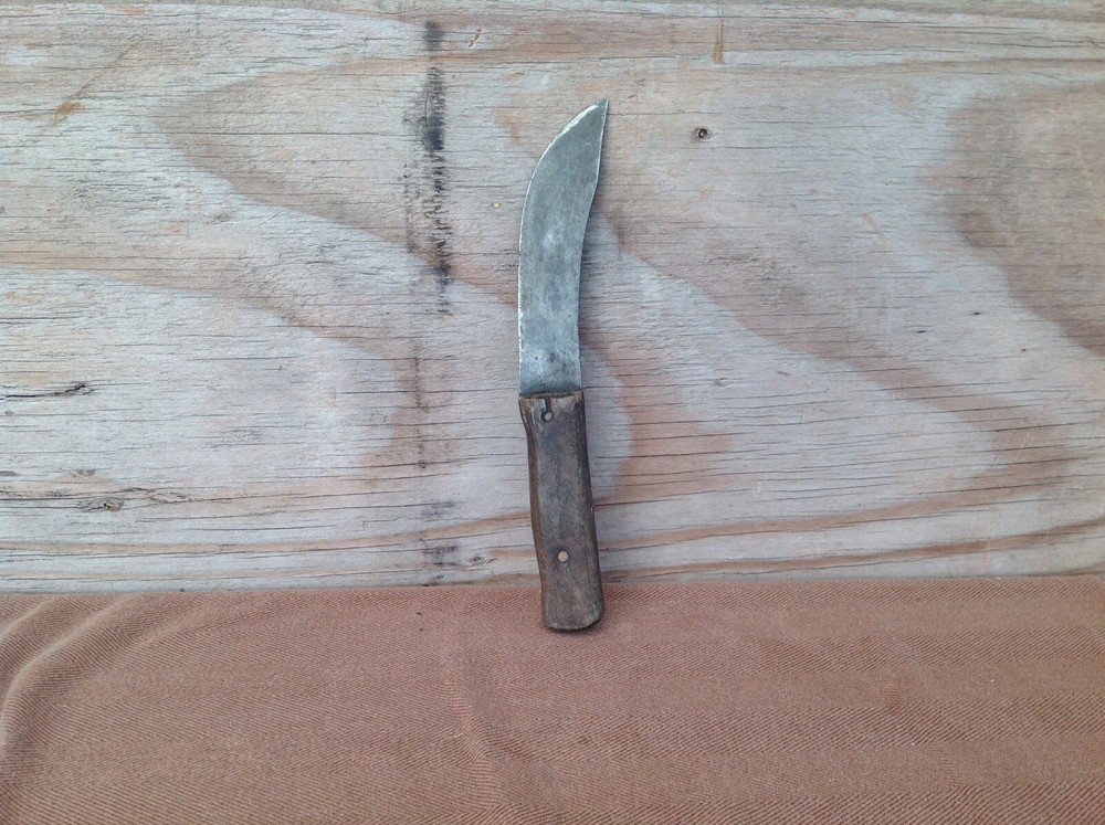 Vintage Curved Skinning Knife
