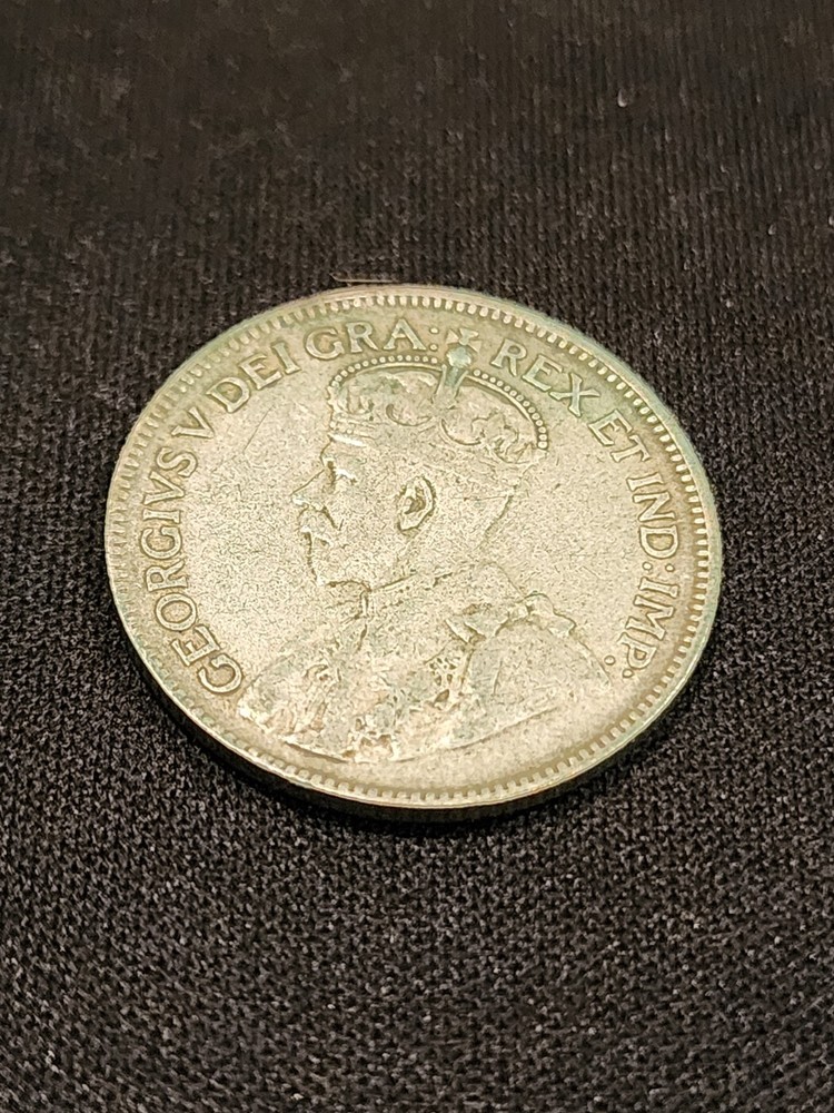 1932 Canada 25 Cents Silver Coin