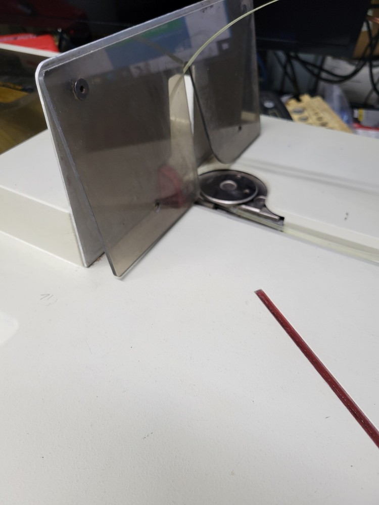 Signode Felins LOOP 1000 Tabletop Banding Machine (SB10)