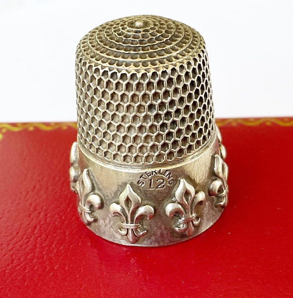 Antique Sterling Thimble, Raised Fleur-De-Lis, Simmons