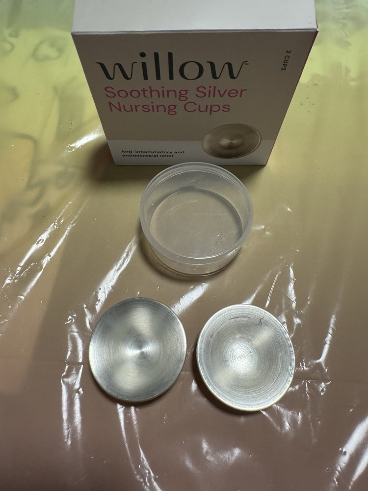 WILLOW Soothing Silver Nursing Nipple Shield Cups - 2pk with case