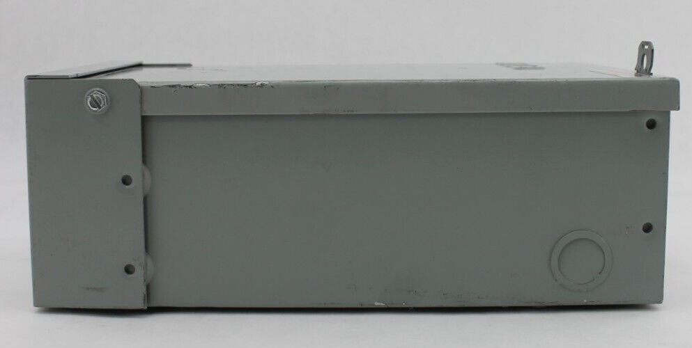 New Eaton CHU7NS Unmetered Power Outlet Panel