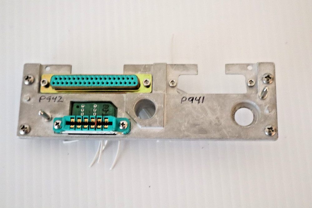 Bendix King KLN 94 GPS Mounting Tray / Backplate / Connectors