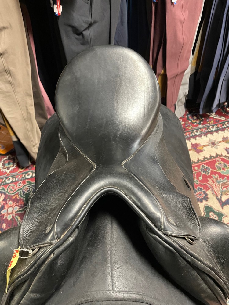 BEVAL DRESSAGE SADDLE 17.5"