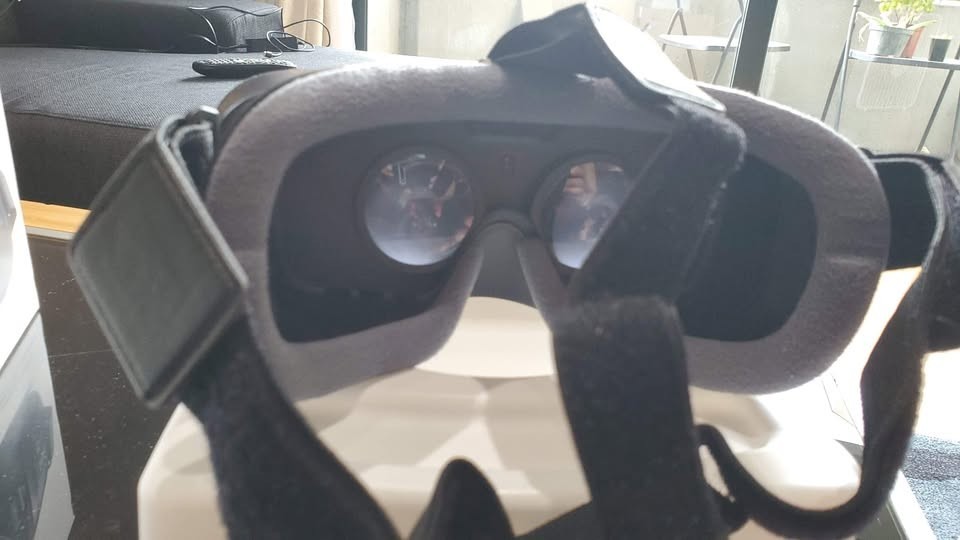 Samsung Gear VR - Virtual Reality Headset