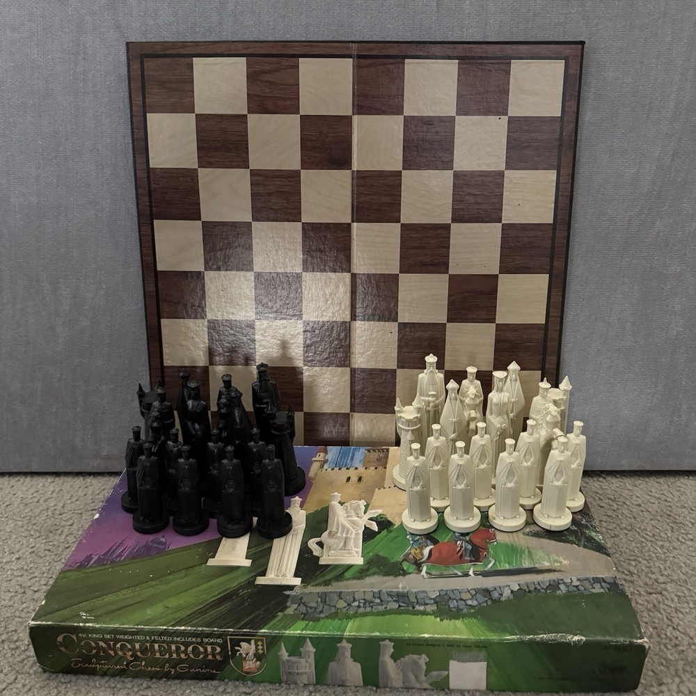 Vintage 1962 Conqueror Sculptured Chess Set Peter Ganine Complete Set