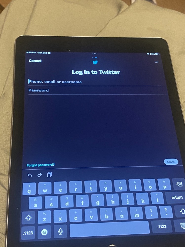 Apple iPad (9th Generation) 64GB -Original Twitter App