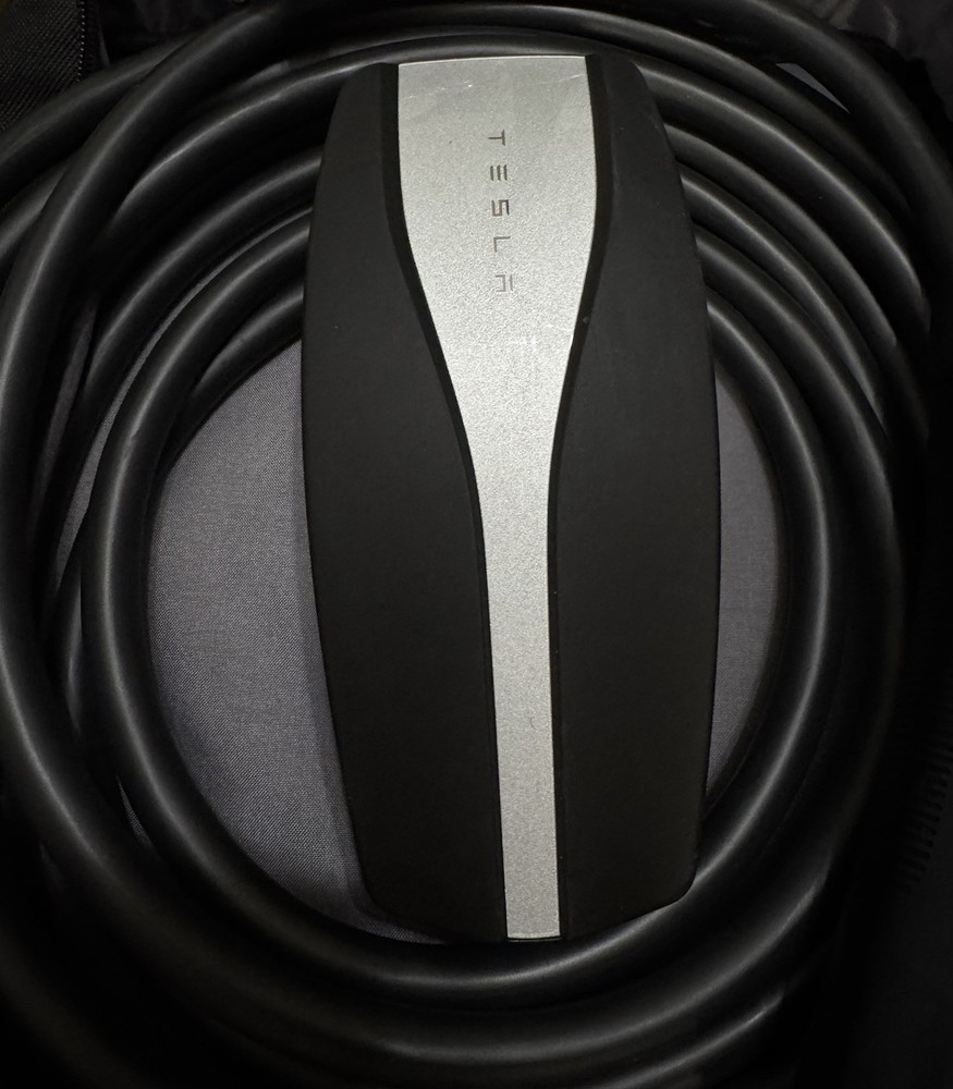 Tesla Mobile Connector