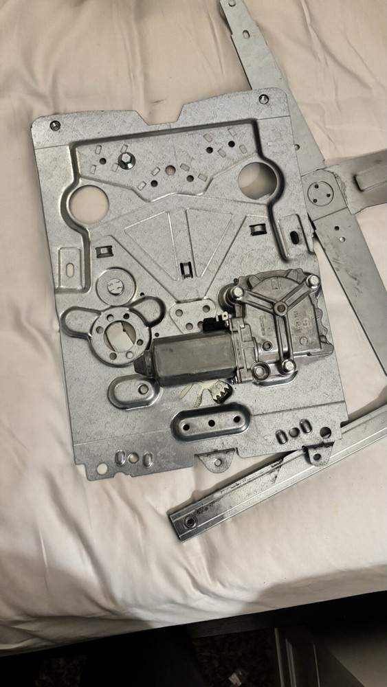 Volvo Window Regulator, Part #3176543