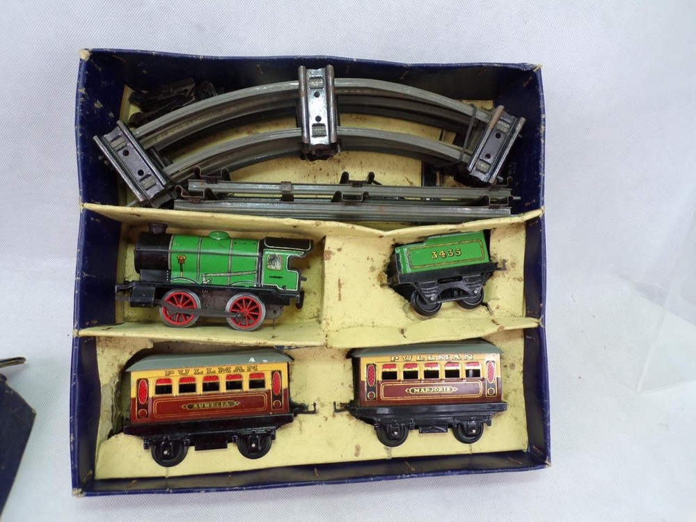 Boxed Hornby M1 Passenger Set Pullman carriages O gauge
