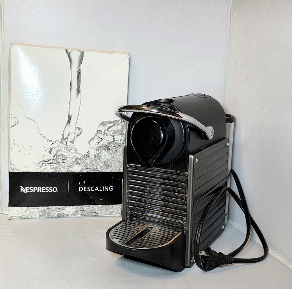 Nespresso Pixie Type C60 Espresso Coffee Pod Machine Maker & Descaling Kit
