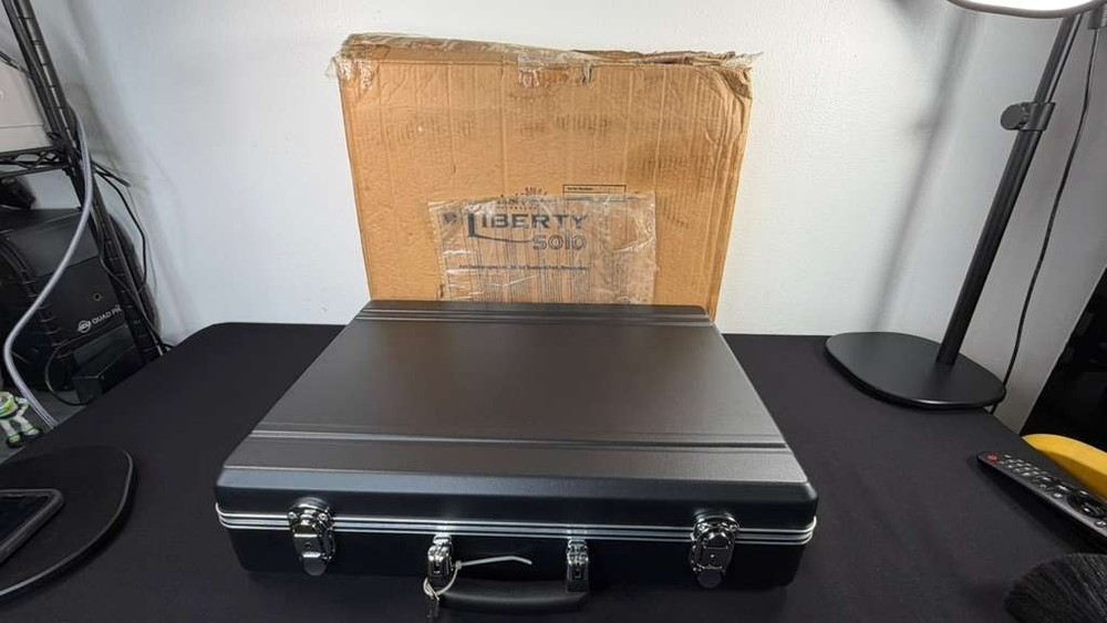 MINT Ash Technologies Liberty Solo 4DC005 Video Magnifier Complete