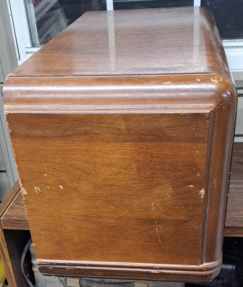 Montgomery Wards Airline Radio