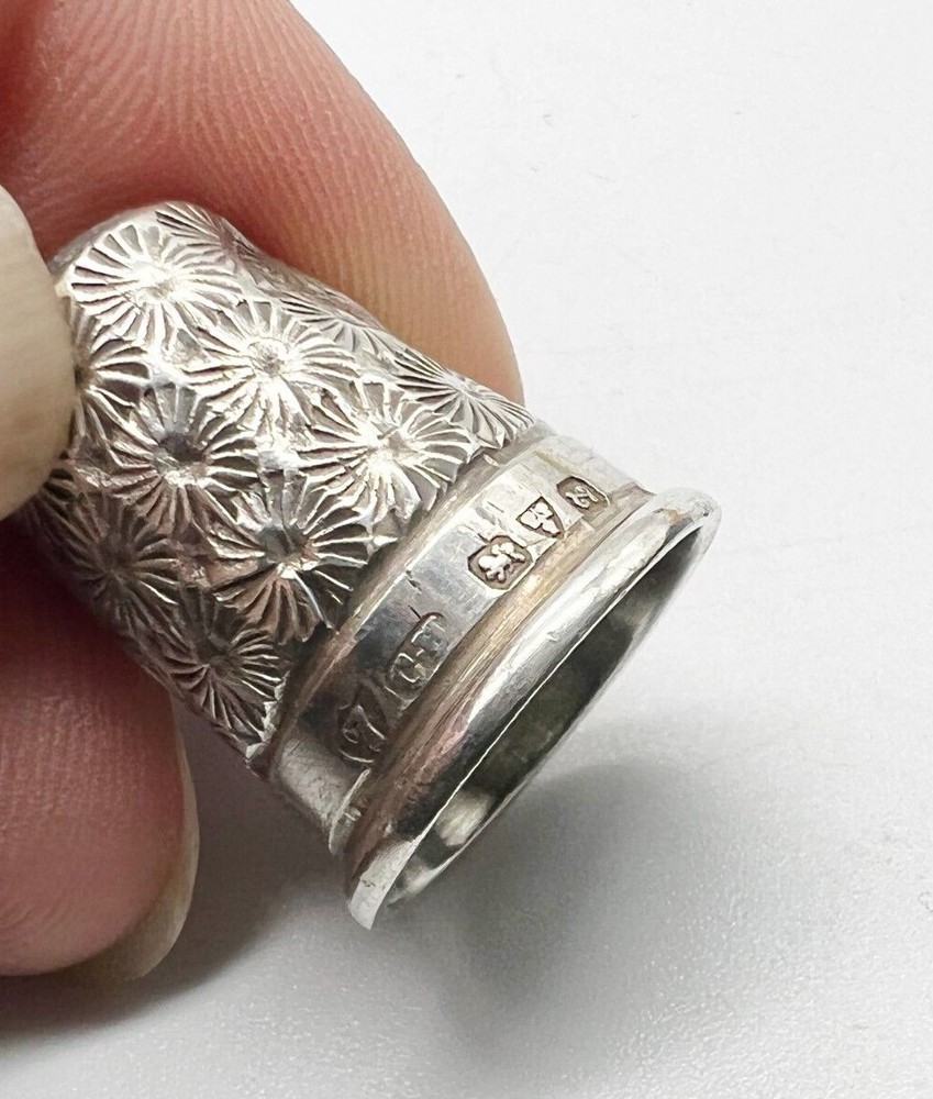 VINTAGE SOLID STERLING SILVER CHARLES HORNER SEWING THIMBLE