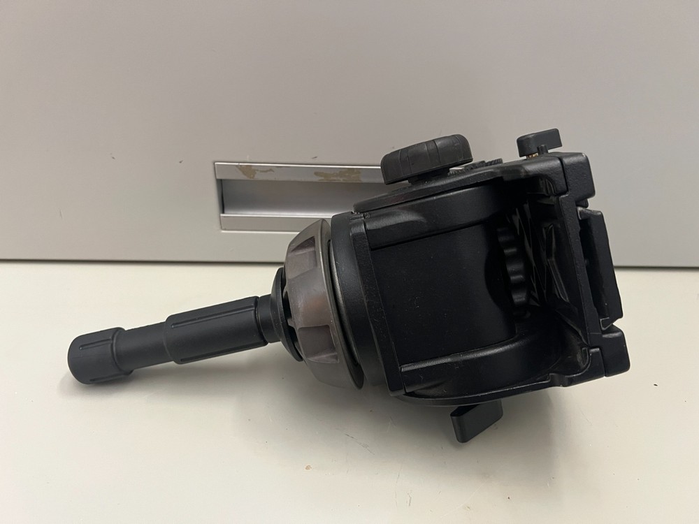 Used Manfrotto 516 Pro Fluid Head BROADCAST CAMERA - Missing Label