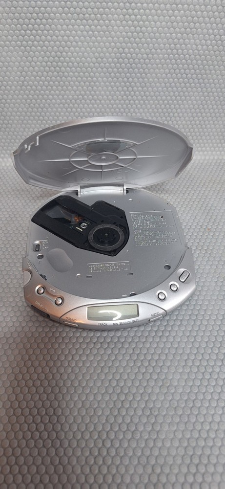 Vintage Sony Portable Walkman CD Player D-E220 ESP Max Silver