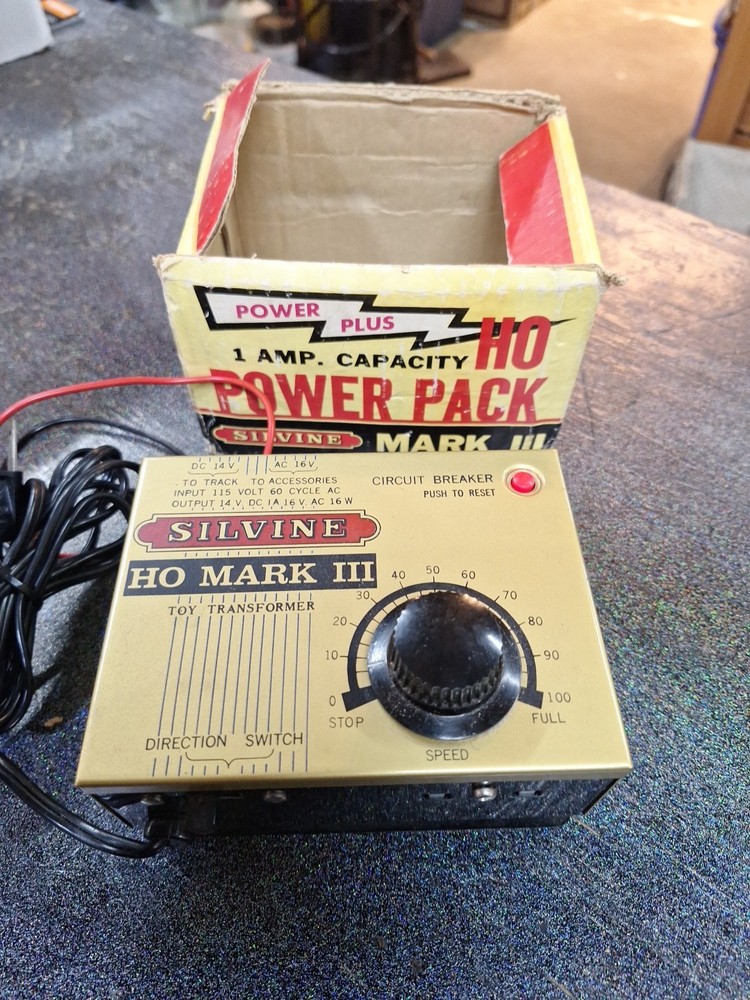 Vtg Silvine Mark 3 1 AMP  Capacity Power Plus Power Pack
