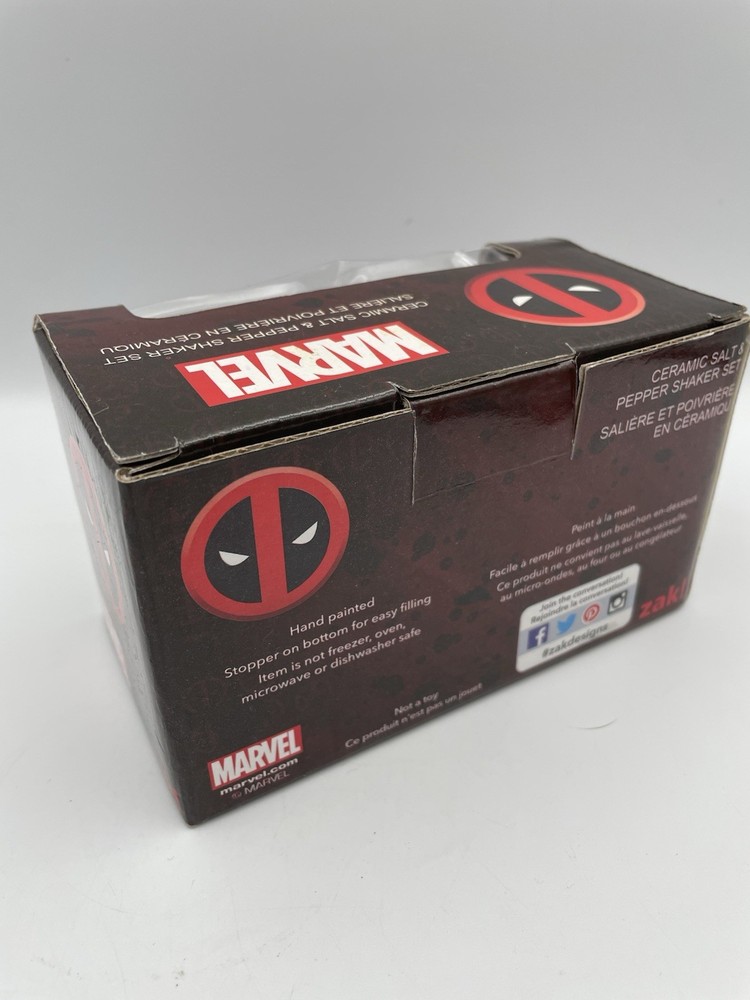 Marvel Comics DEADPOOL Ceramic Salt and Pepper Shaker Set New Zak!