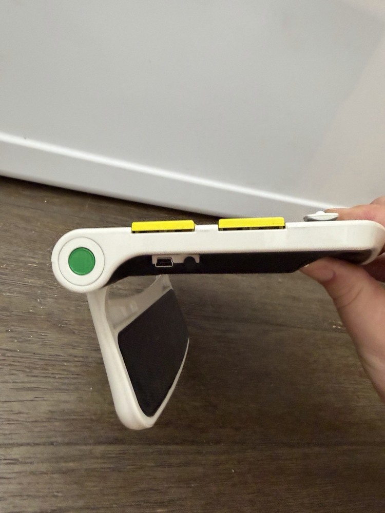 Amigo HD Enhanced Vision Magnifier Color 7" Handheld Reader For Parts Powers On