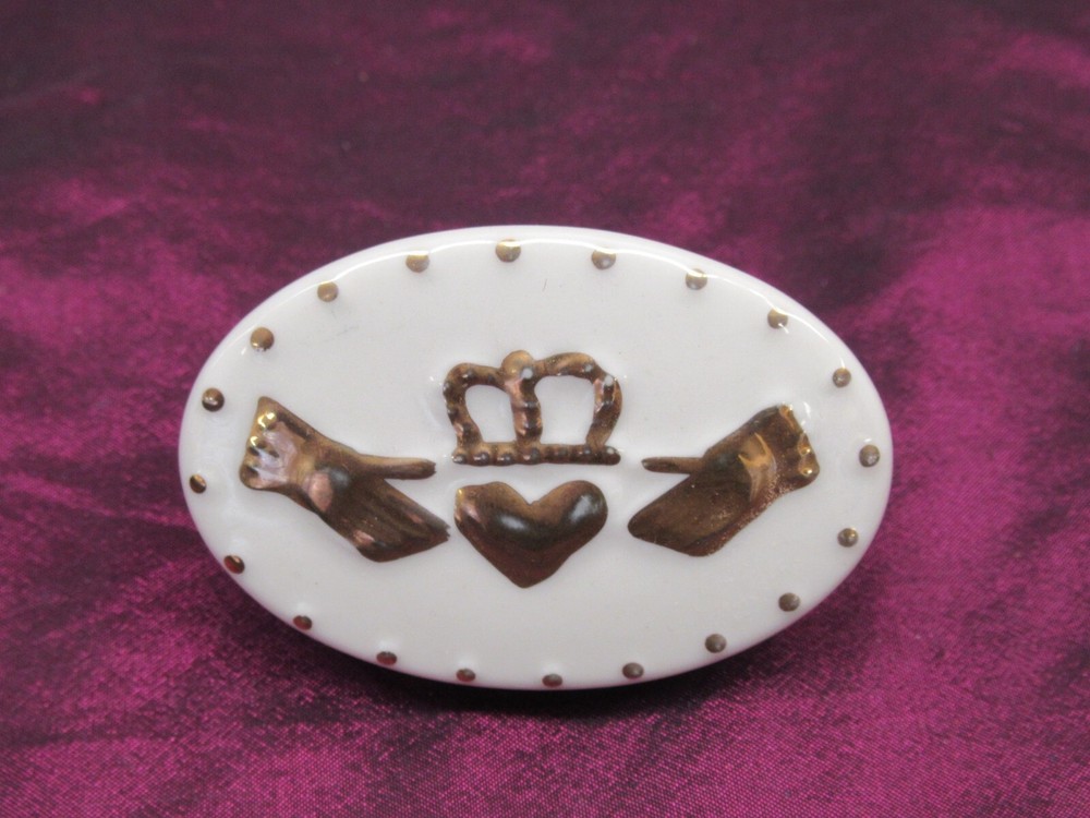 NORA FLEMING ceramic mini - Live Laugh Love Cladddagh