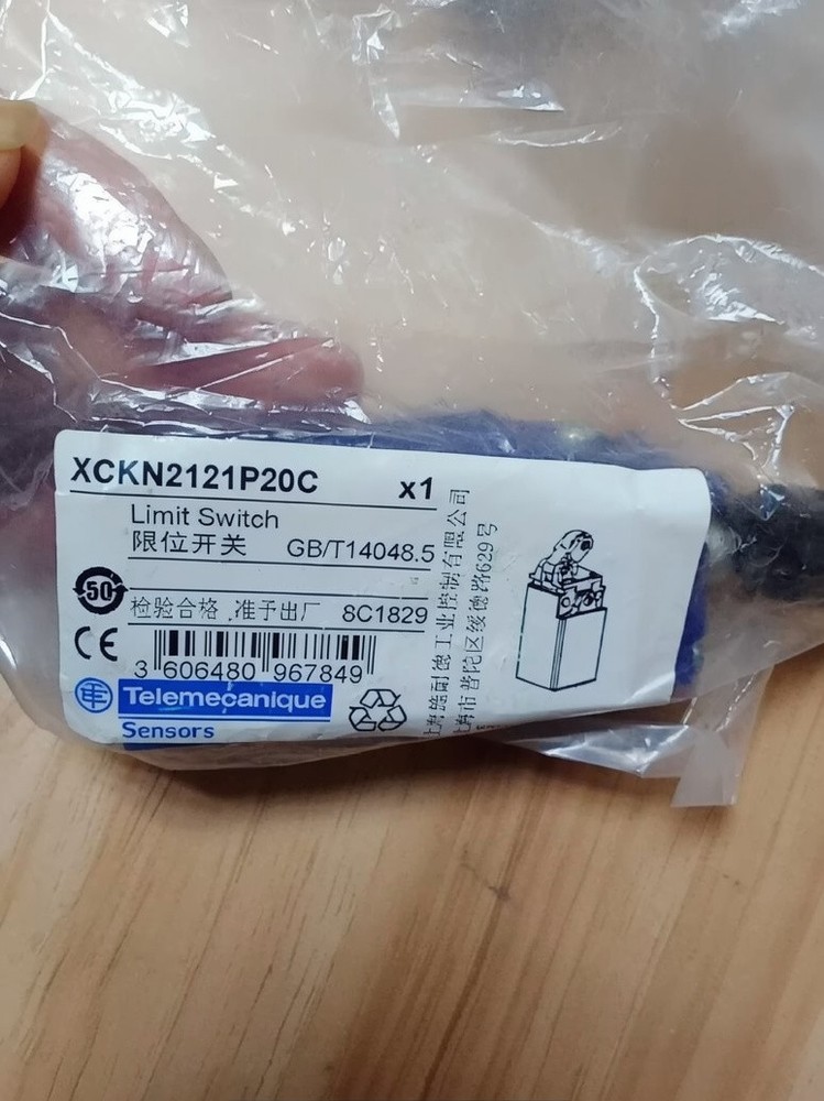 FOR XCKN2121P20C Travel Limit Switch Schneider