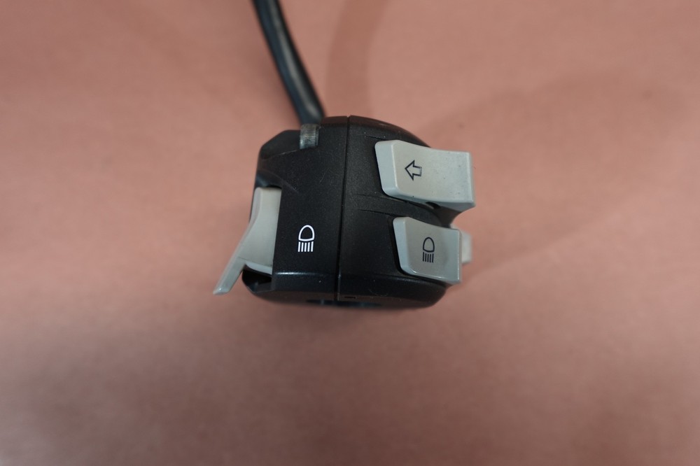 2017-2020 Ducati Supersport S Left Handlebar Handle Bar Control Switch